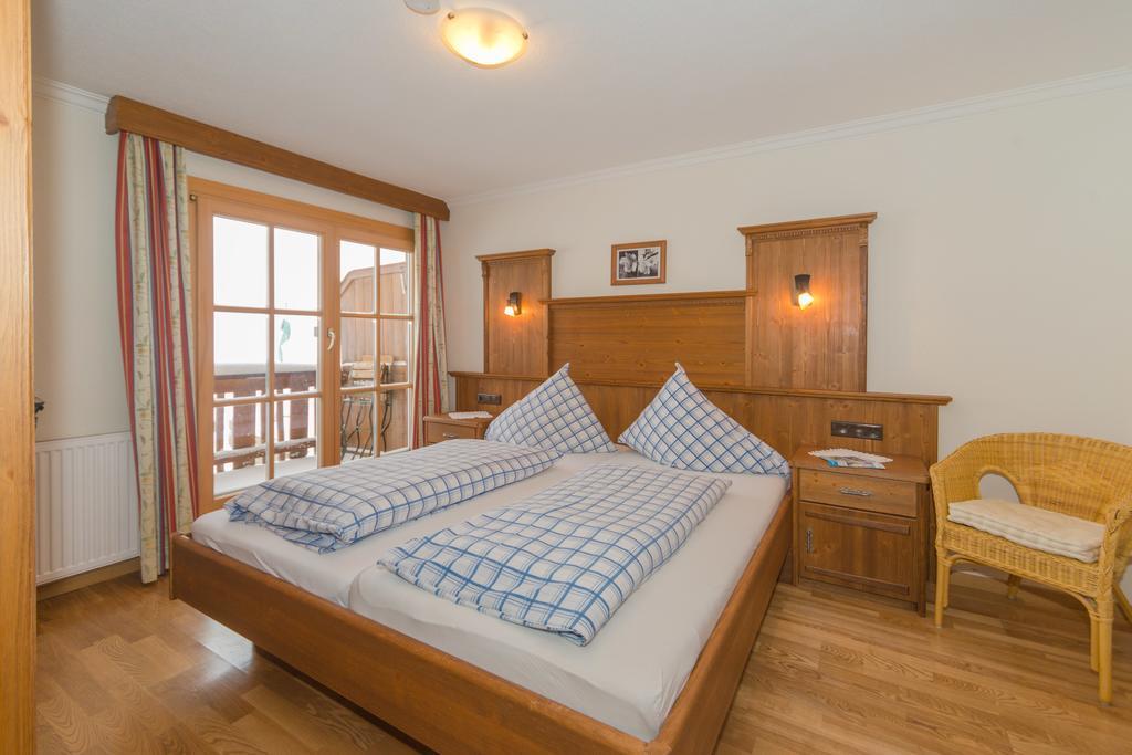 Ferienwohnung Gloesalm Ramsau am Dachstein Zimmer foto